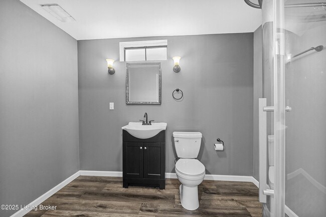 Building Photo - 11001 Bay Run Dr