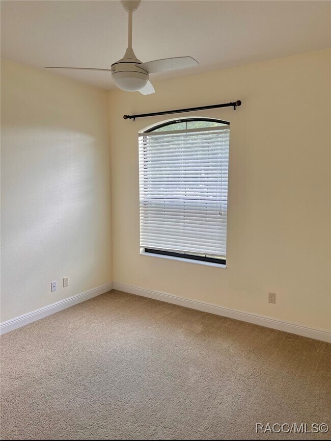 Building Photo - 2395 N Brentwood Cir