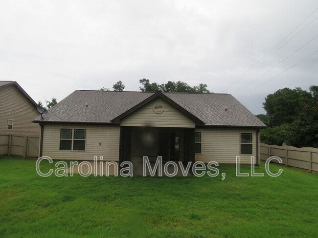 Building Photo - 105 Dellwood Drive