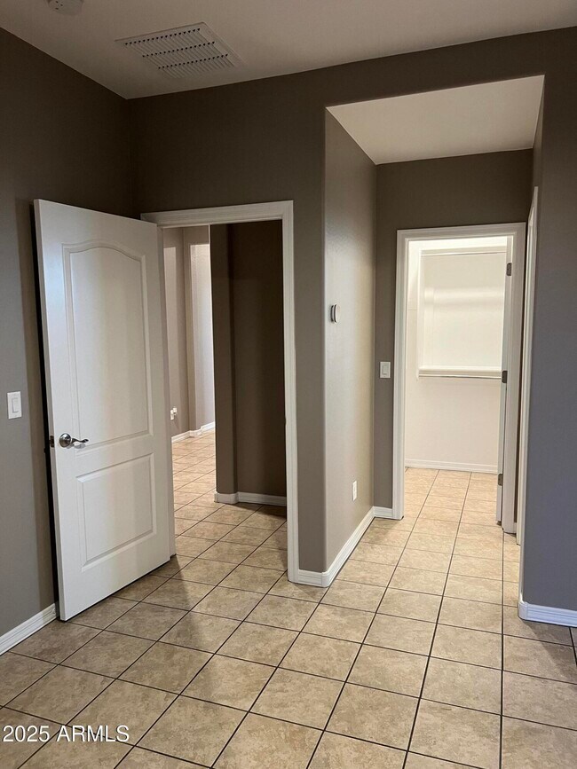 Building Photo - 19955 W Heatherbrae Dr