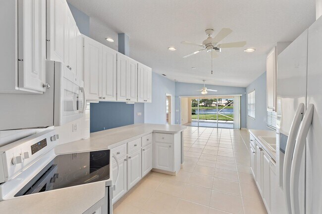 Building Photo - 9083 SE Hawks Nest Ct