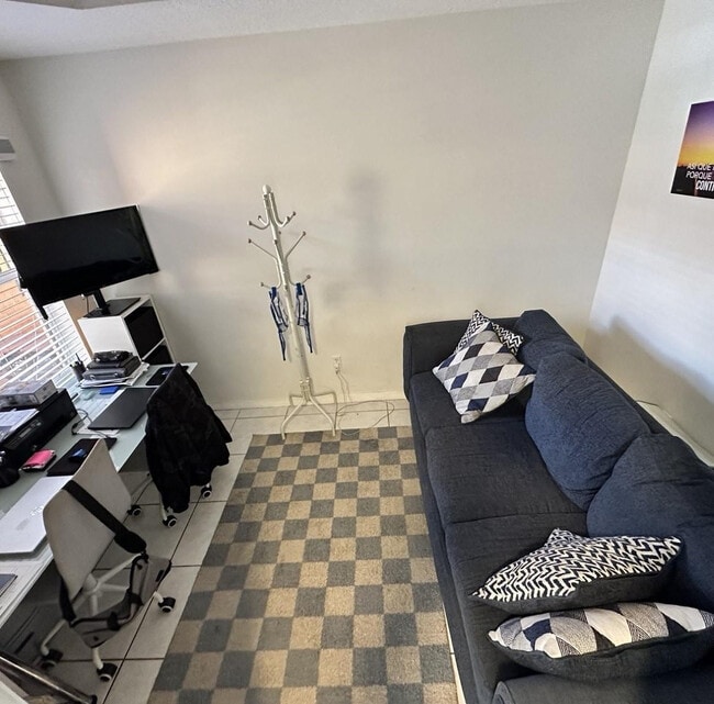 Building Photo - 4965 Leeward Ln