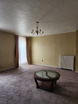 Building Photo - 305 Mahantongo St