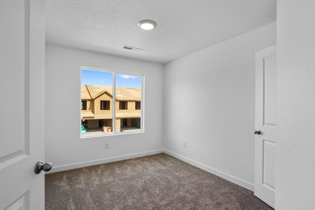 Building Photo - BRAND NEW! 3 Bedroom townhome in Long Valley!