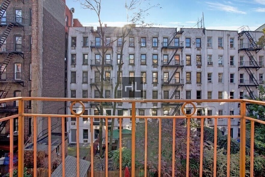 Building Photo - East 9th Street