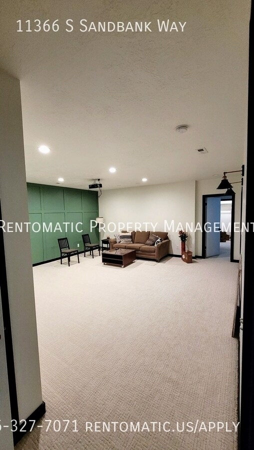 Building Photo - 11366 Sandbank Way