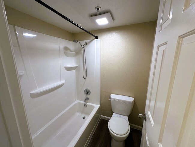 Building Photo - Lovely One Bedroom Condo in Novato