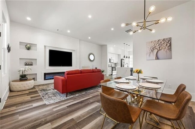 Building Photo - 3165 Dogwood Dr