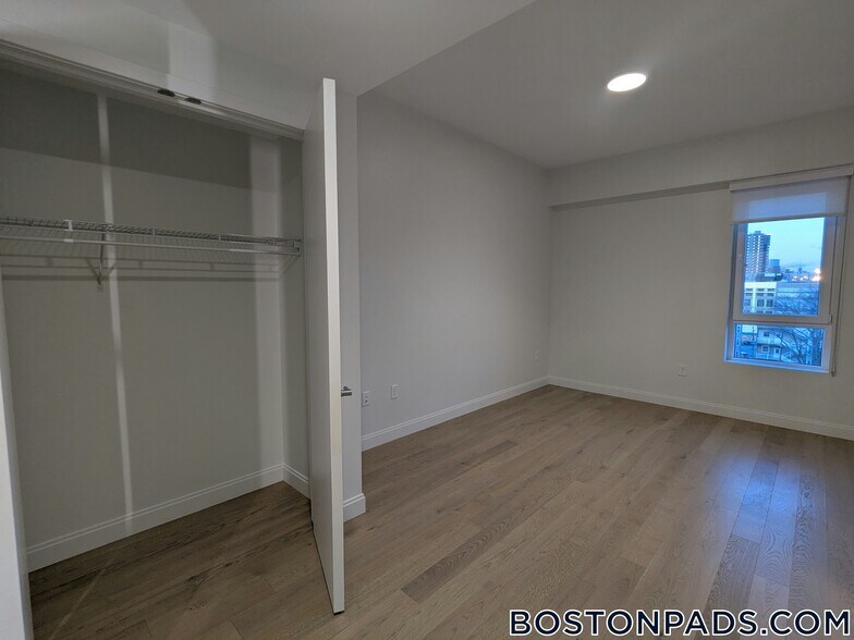 Building Photo - 55 Brighton Ave