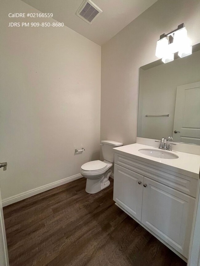 Building Photo - PRICE LOWERED! Mira Loma 3 Bedroom Home