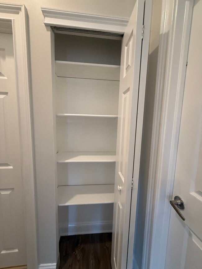 Building Photo - 4 Dresser Ave
