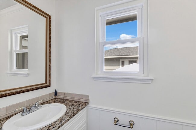 Building Photo - 7703 Pine Cup Dr
