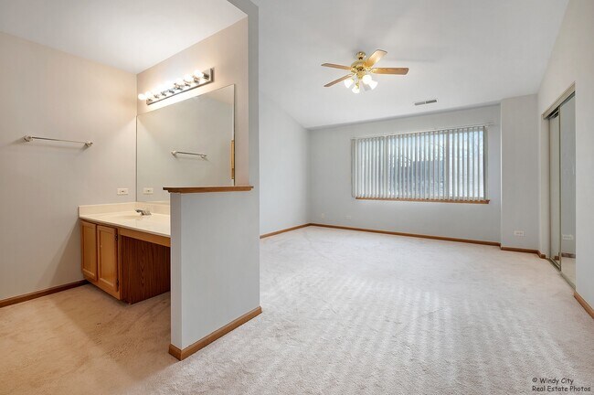 Building Photo - 2811 Odlum Dr