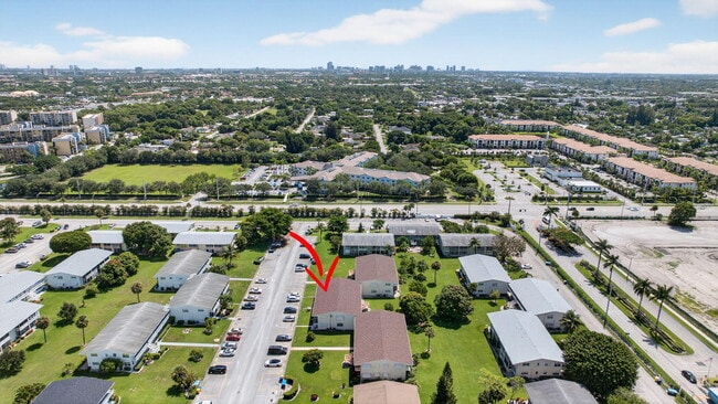 Building Photo - 42 Easthampton B