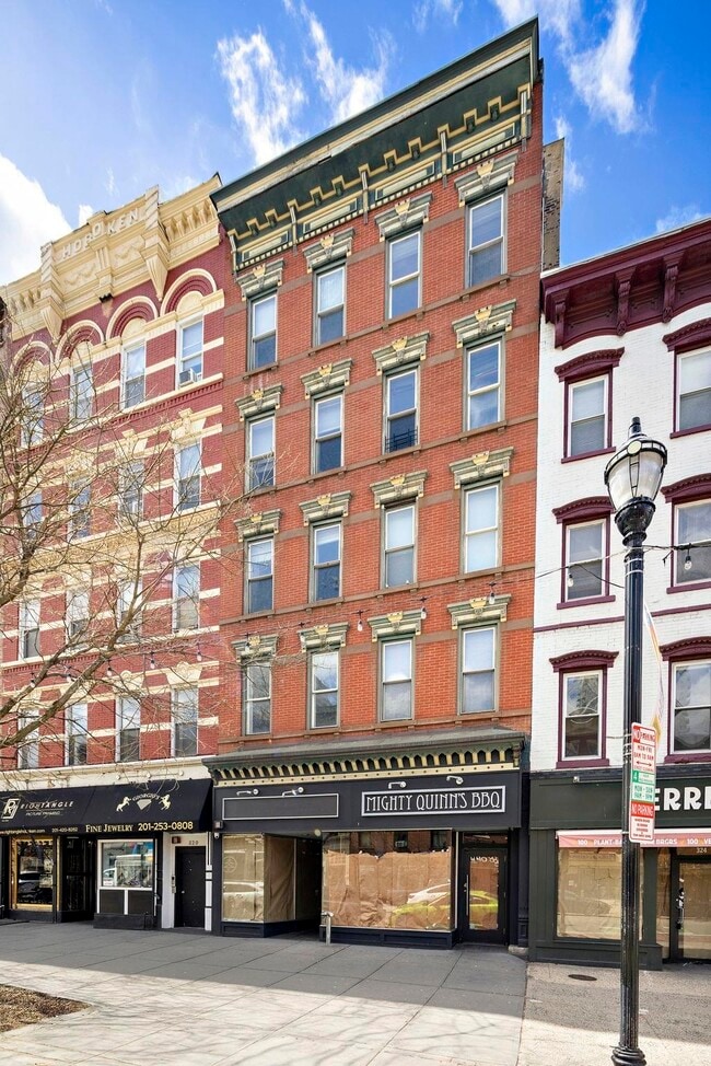 Building Photo - 322 Washington St