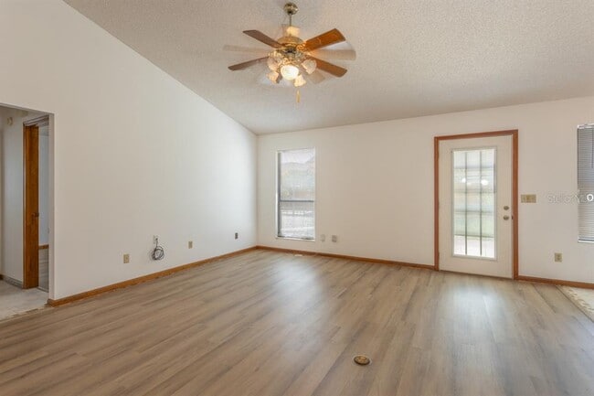 Building Photo - 14180 Hampton Falls Dr N