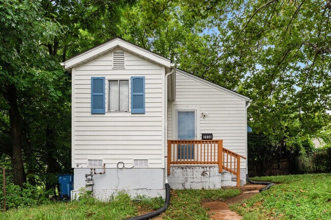 Building Photo - 2936 N Hanley Rd