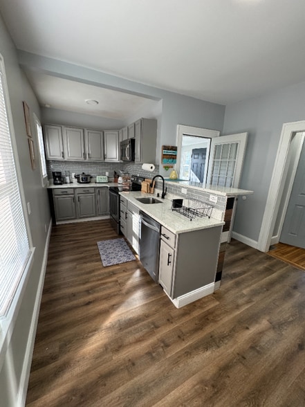 Building Photo - 1230 N Kealing Ave