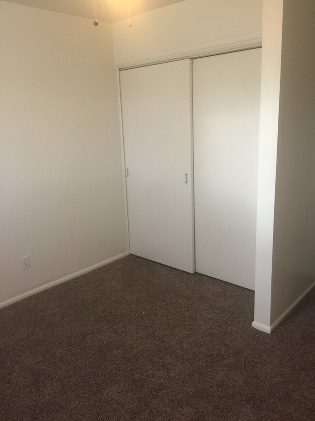 Building Photo - Bowen