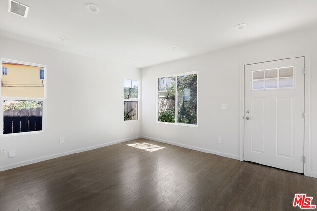 Building Photo - 1562 Attridge Ave