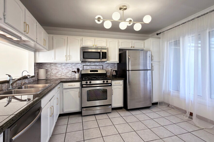 Building Photo - 388 Kildeer Ln