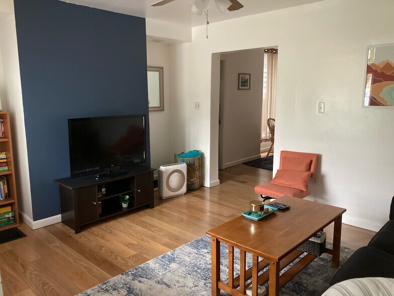 Building Photo - 1321 Virginia Ave