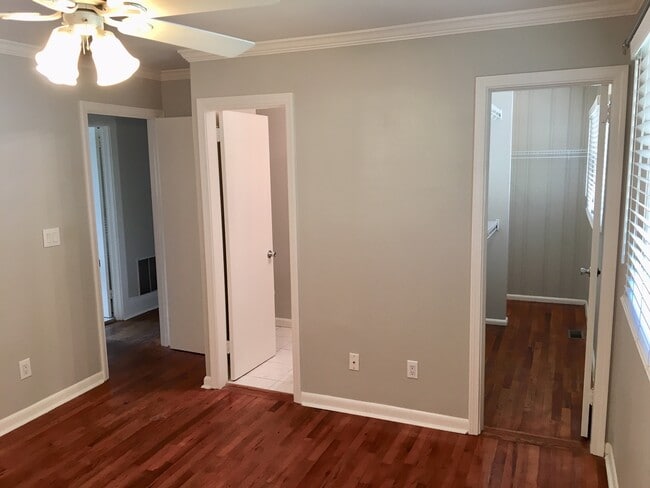 Building Photo - 1205 Ogilvie Dr NE