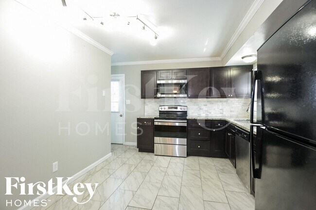 Building Photo - 11321 Amboy Ln