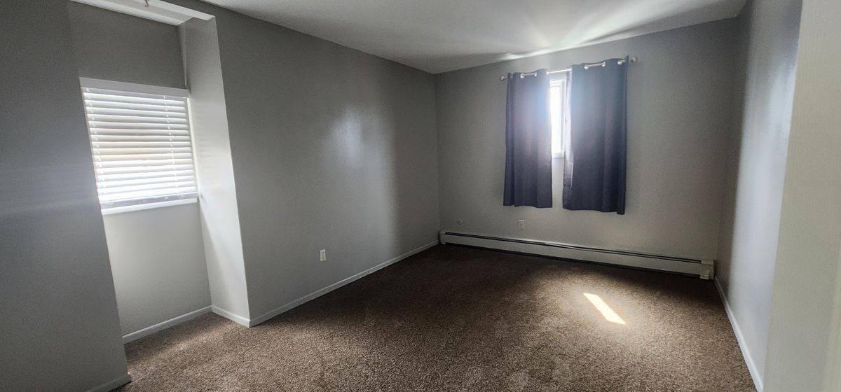 Building Photo - 9537 W Alameda Ave