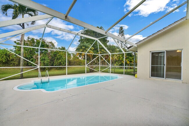 Building Photo - 10567 Paso Fino Dr