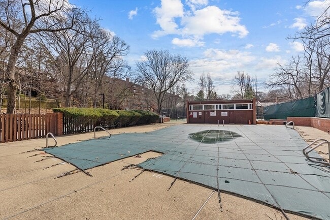 Building Photo - 241 Perkins St