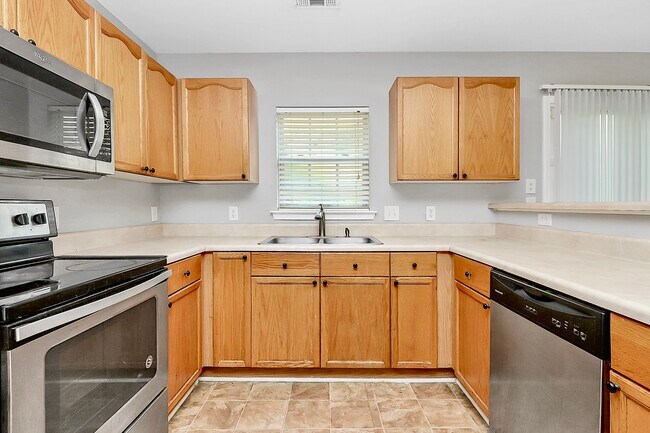 Building Photo - 5750 Laborde Ave