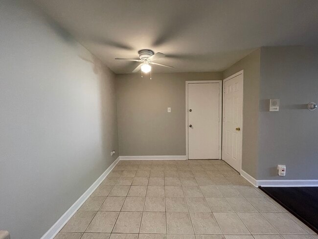 Building Photo - 8816 Briar Ct