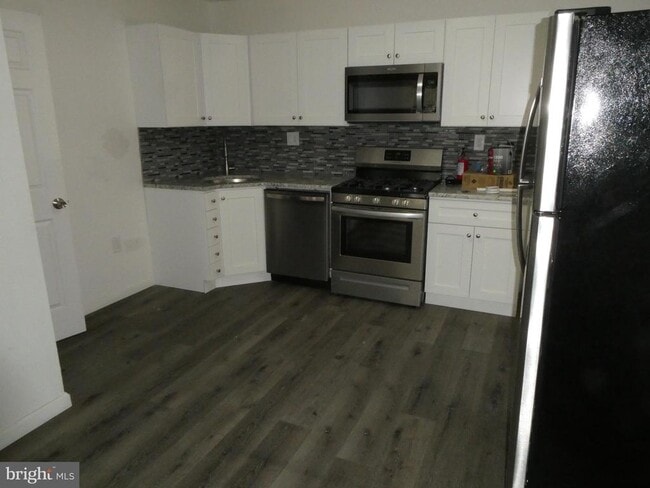 Building Photo - 1610 N 27th St