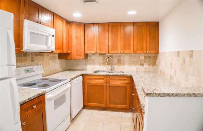 Primary Photo - 733 SE 1st Way