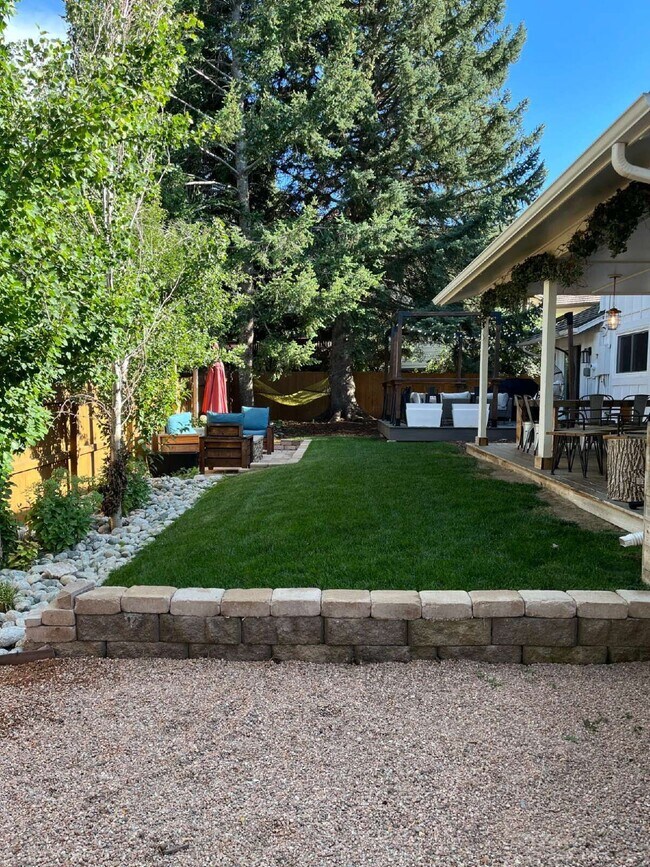 Building Photo - 10739 E Crestridge Cir