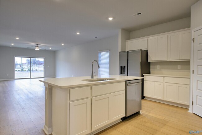 Building Photo - 12392 Whitcomb Cir