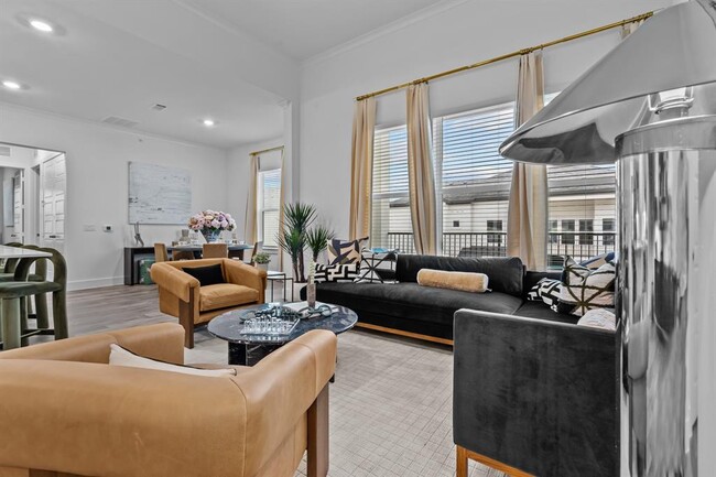 Building Photo - 1664 Hillside Terrace