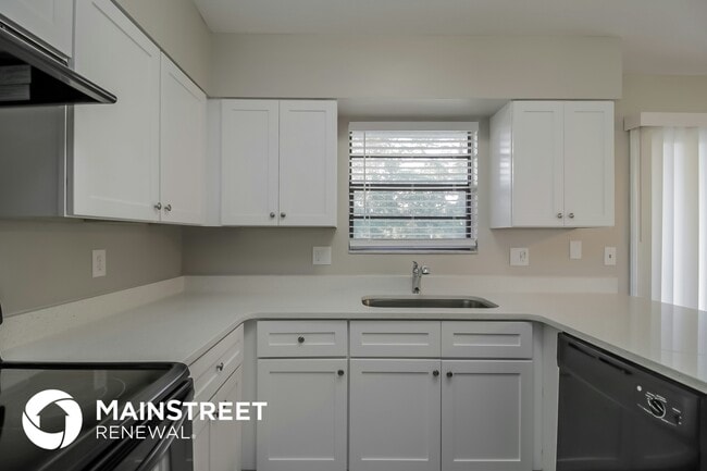 Building Photo - 6090 Alden Ave