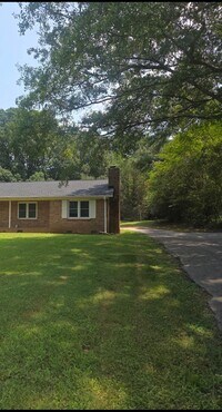 Building Photo - 133 Clint Ct