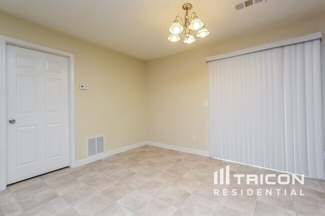 Building Photo - 3276 Lancer Dr