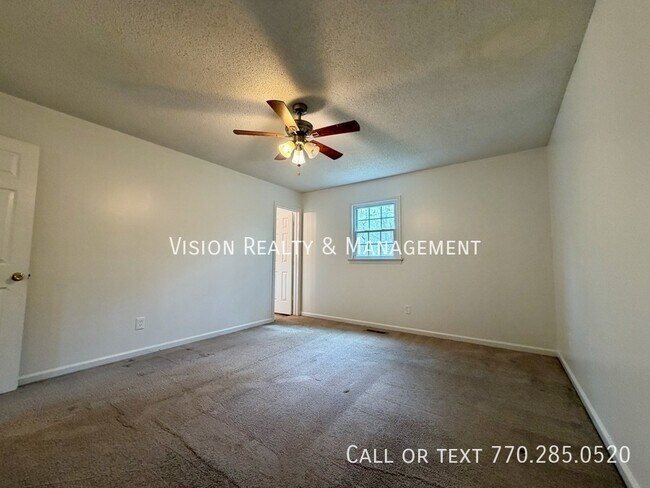 Building Photo - 130 Tyler Ln