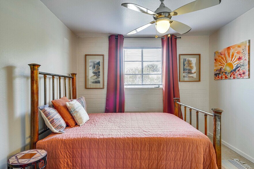 Building Photo - 329 S Paseo Tierra