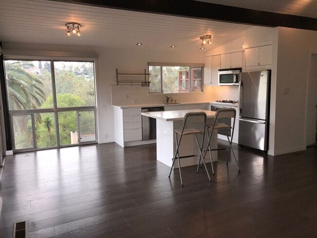 Building Photo - CALL TO BOOK!! Historic & Remodeled 2-Bedr...