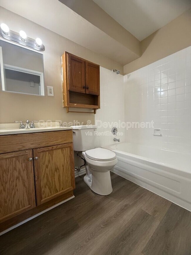 Building Photo - 808 College Blvd