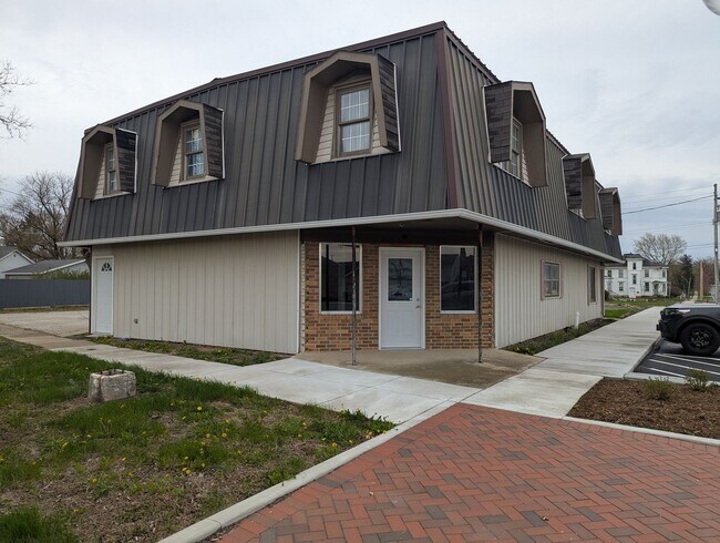Building Photo - 301 N Central St