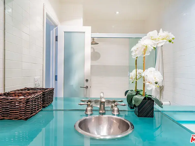 Guest Bathroom - 1410 S Bentley Ave