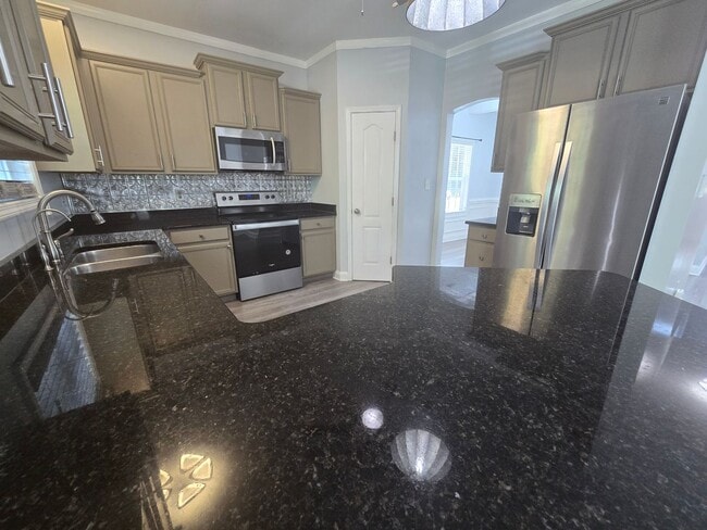 Building Photo - New Listing!!!