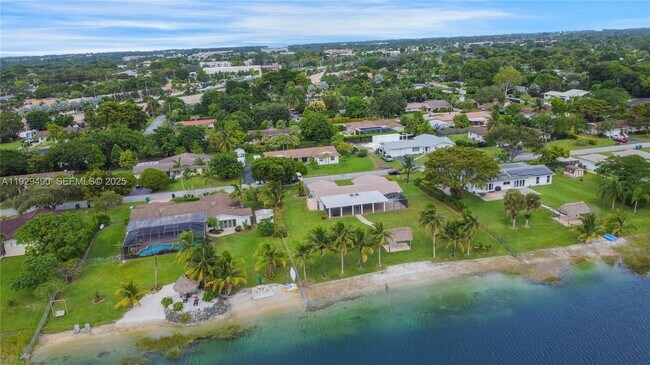 Building Photo - 10962 SW 117th St