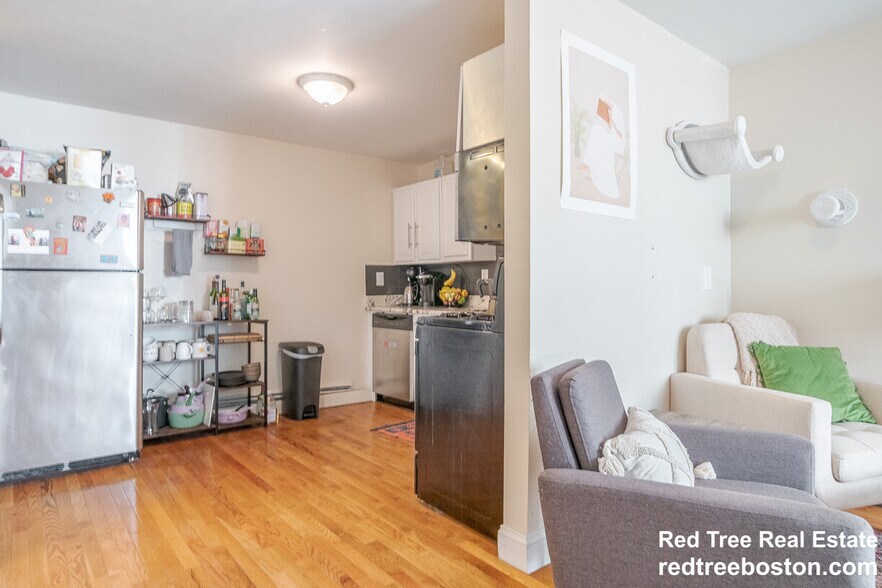 Building Photo - 238 Everett St